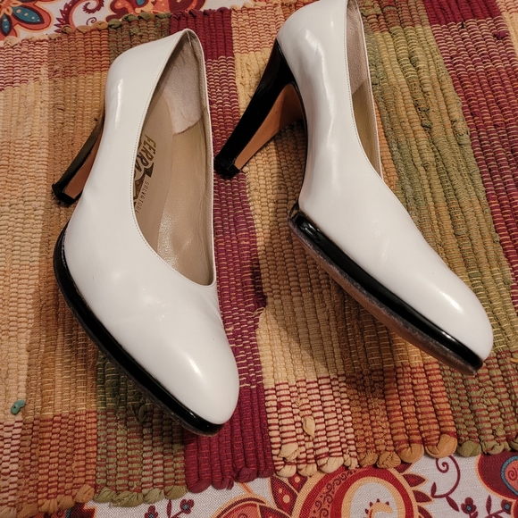 SALVATORE Ferragamo - Picture 4 of 11